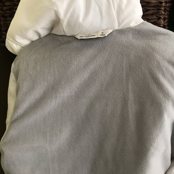 Abercrombie Girls Medium Cream/White Puffer Coat - Picture 12 of 13